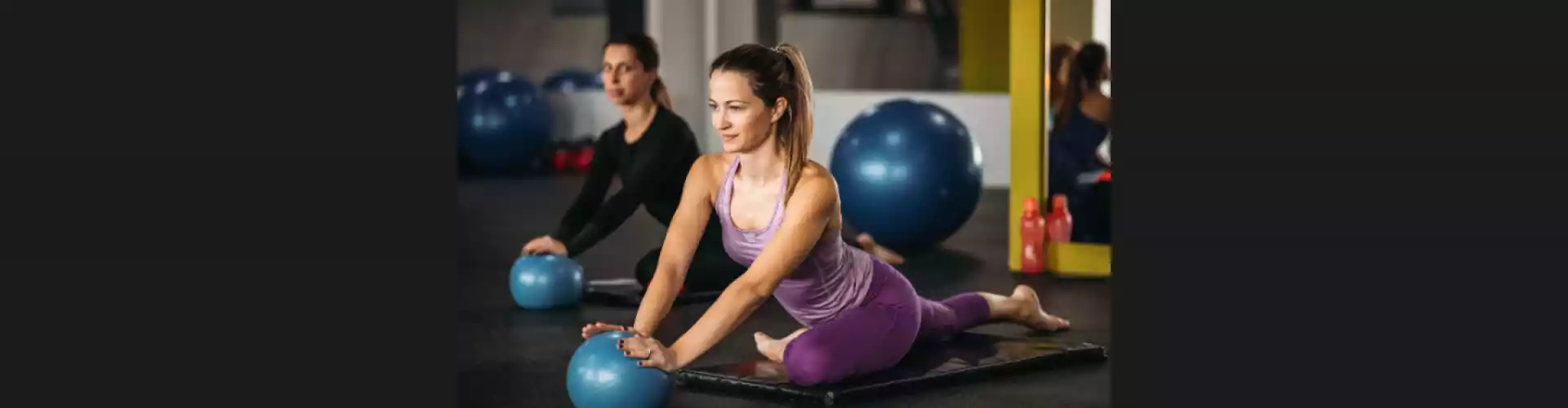 Pilates sur le ballon de stabilité