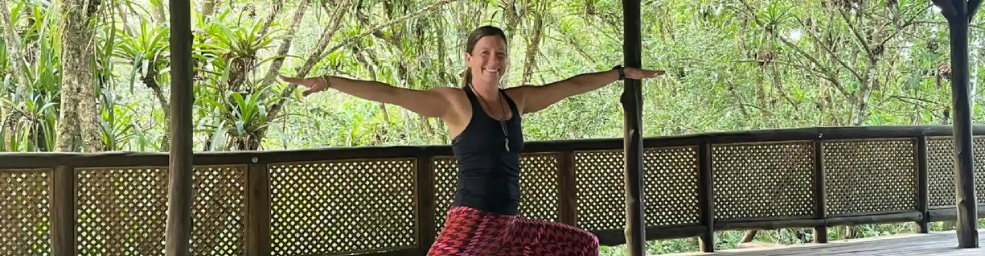 Clase de Yoga Online: Práctica de Hatha en la Selva - Online Class by Maria Joyner